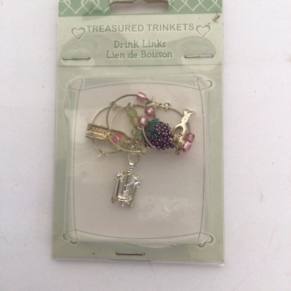 WINE GLASS CHARMS FOR ENTERTAINING SET OF FOUR NEW